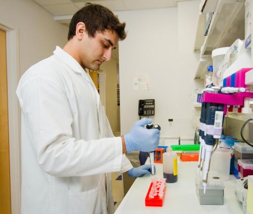 Lab photo (National Cancer Institute)